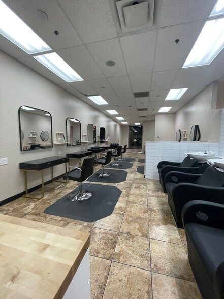 More Photos Of 1455 W Elliot Rd, Gilbert Unknown For Lease