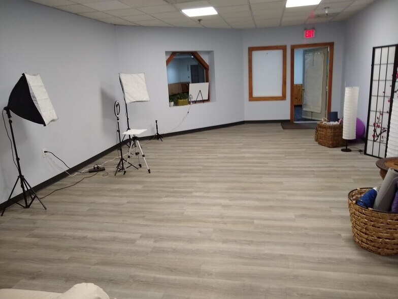 More Photos Of 140 Point Judith Rd, Narragansett Storefront Retail Office For Sale