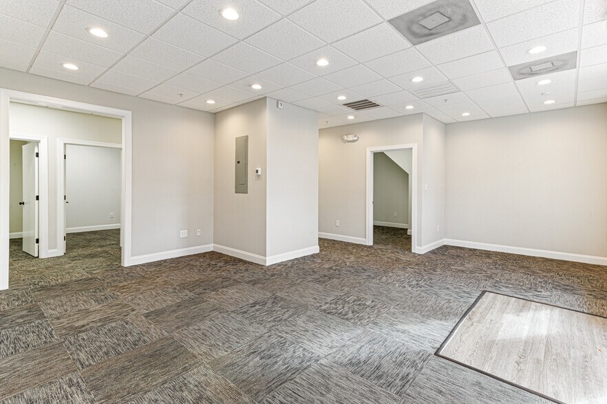 More Photos Of 137 Person St, Fayetteville Office For Lease