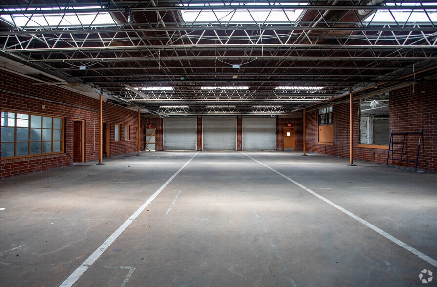 More Photos Of 925 N Ocean St, Jacksonville Manufacturing For Sale