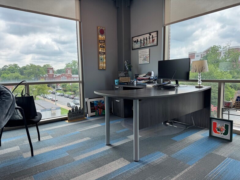 More Photos Of 1523 Elizabeth Ave, Charlotte Office For Lease