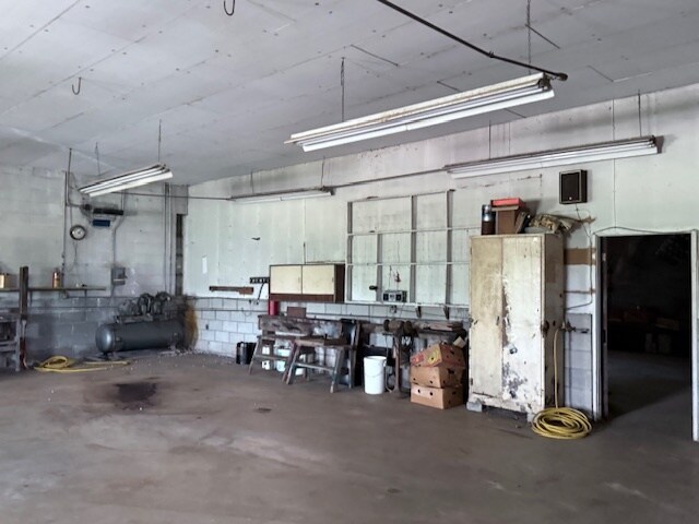 More Photos Of 438 Peek St, Schenectady Specialty For Sale