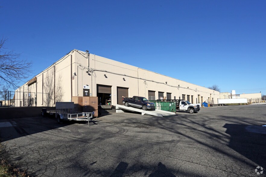 More Photos Of 700 Carpenters Crossing, Folcroft Distribution For Lease