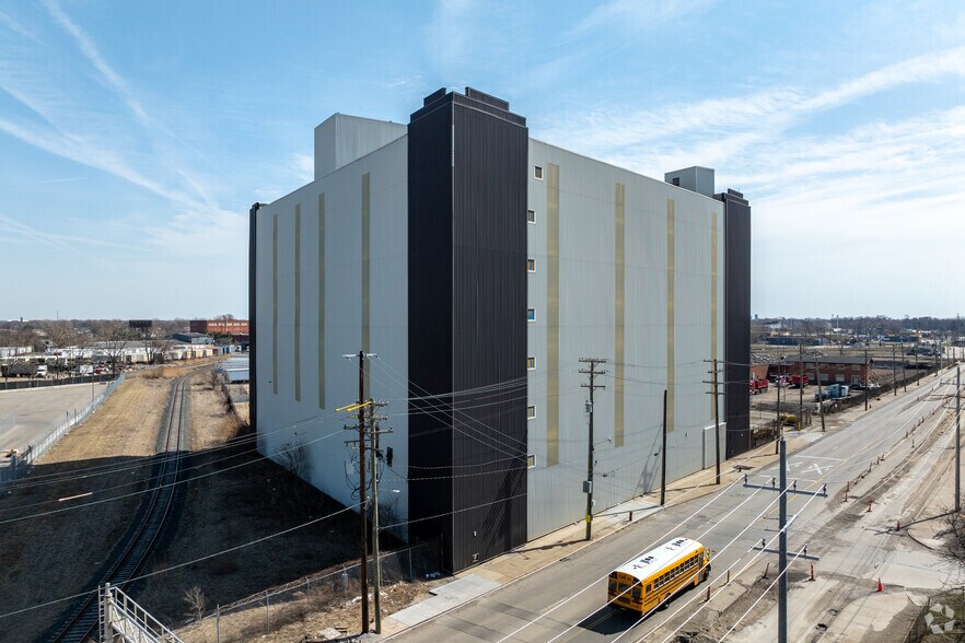 More Photos Of 6500 Mount Elliott St, Detroit Light Distribution For Lease
