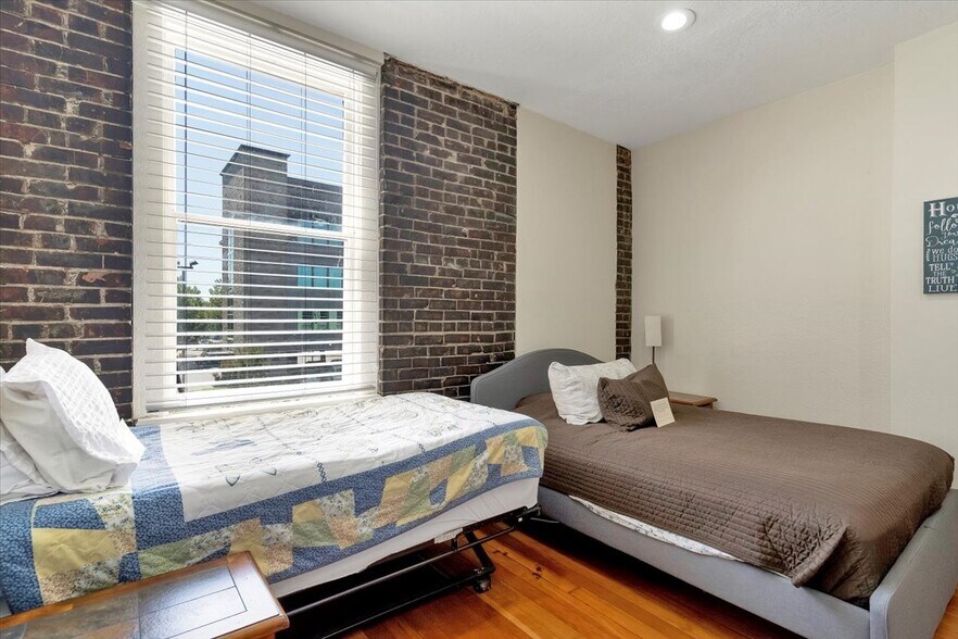 More Photos Of 246 State St, Salem Storefront Retail Residential For Sale