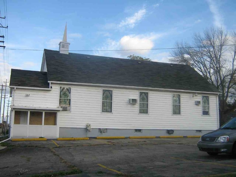 More Photos Of 1386 Hemphill Rd, Burton Religious Facility For Sale