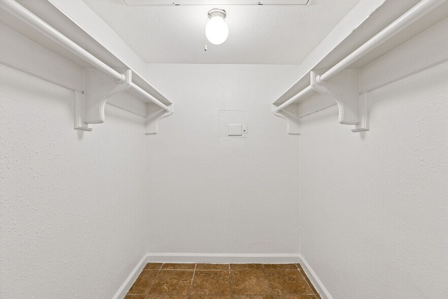 More Photos Of 3499 Evergreen Dr, Houston Apartments For Sale
