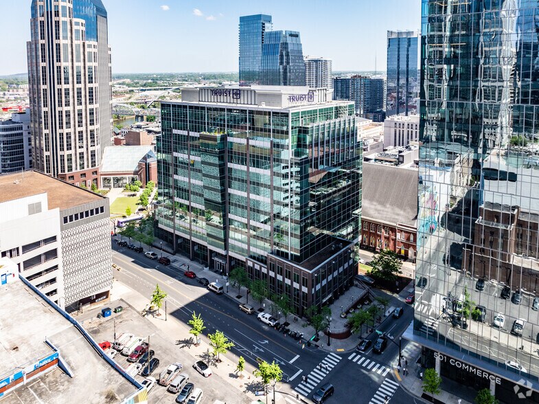 More Photos Of 401 Commerce St, Nashville Office For Sale