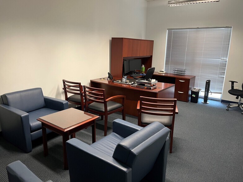 More Photos Of 2001 S Andrews Ave, Fort Lauderdale Service For Sale