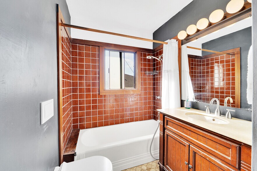 More Photos Of 5030 Barrett Ave, Richmond Apartments For Sale