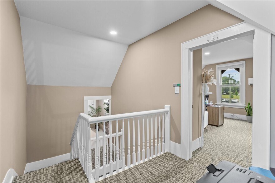 More Photos Of 306 N Thornton Ave, Dalton Office For Sale