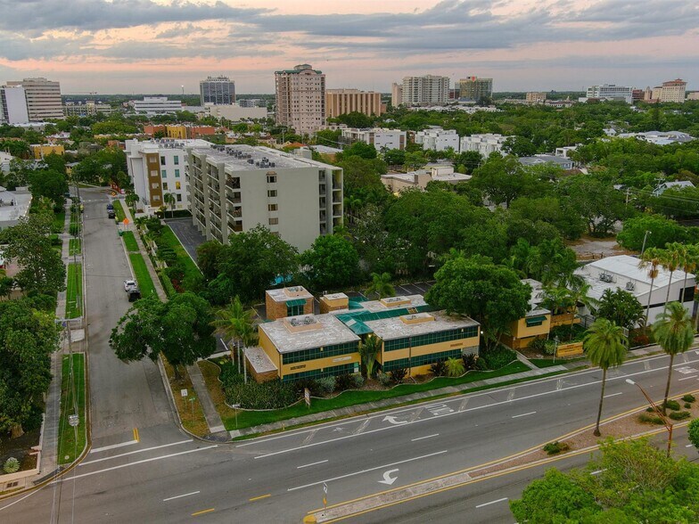 More Photos Of 777 S Palm Ave, Sarasota Office For Sale