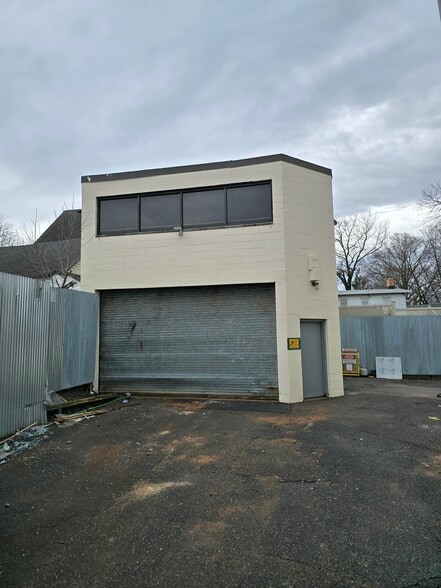 More Photos Of 1288 Forest Ave, Staten Island Storefront Retail Office For Lease