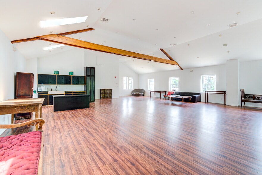 More Photos Of 525 N Dean St, Englewood Storefront Retail Office For Sale