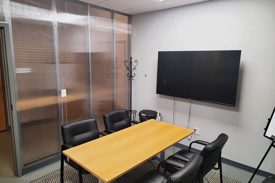 More Photos Of 3989 Broadway, Grove City Coworking Space