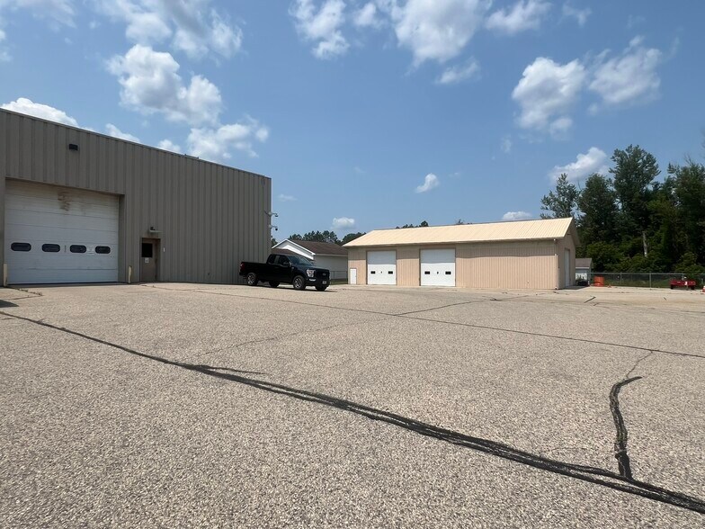 More Photos Of 912 Main St, Wausaukee Warehouse For Sale
