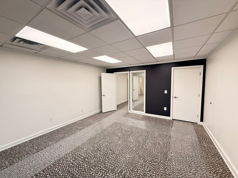 More Photos Of 20 Office Park Way, Pittsford Office For Lease