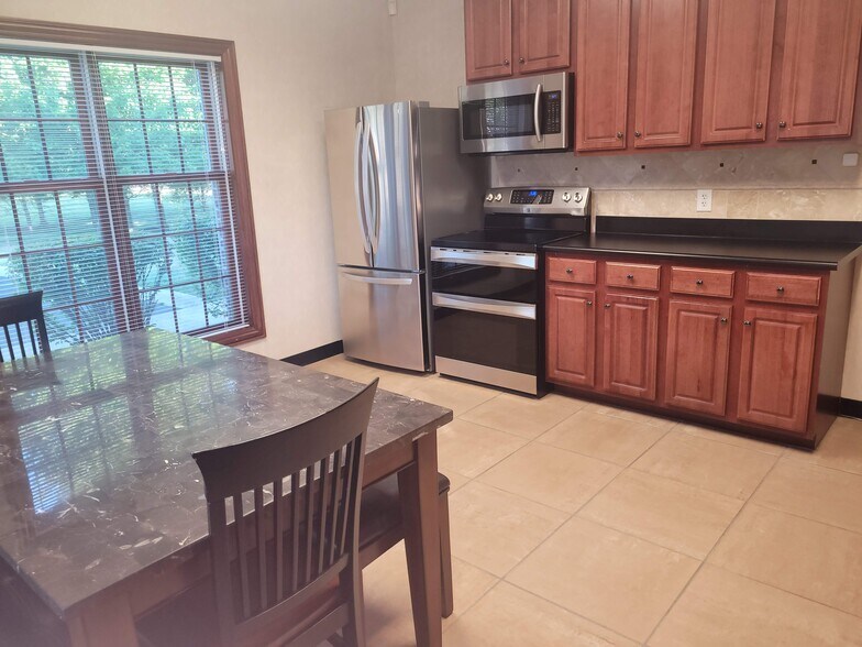 More Photos Of 116 County Line Rd W, Westerville Loft Creative Space For Sale