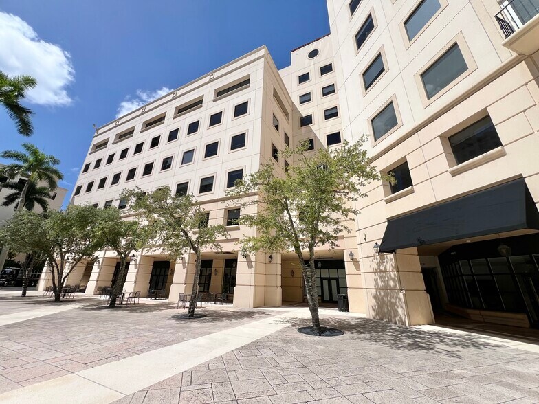 More Photos Of 800 S Douglas Rd, Coral Gables Office For Lease