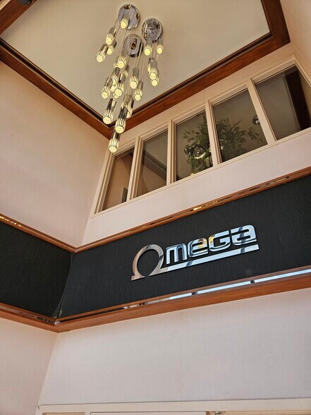 More Photos Of 1150 S Cedar Crest Blvd, Allentown Office For Sale