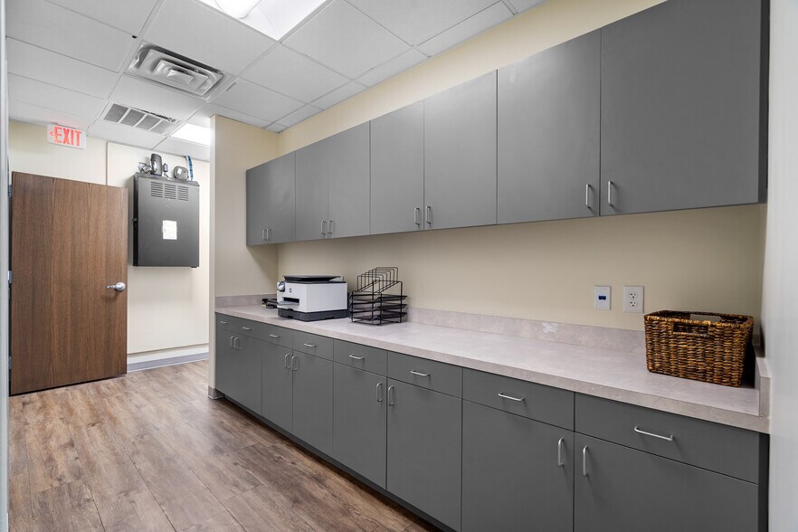 More Photos Of 5156 Village Creek Dr, Plano Medical For Sale