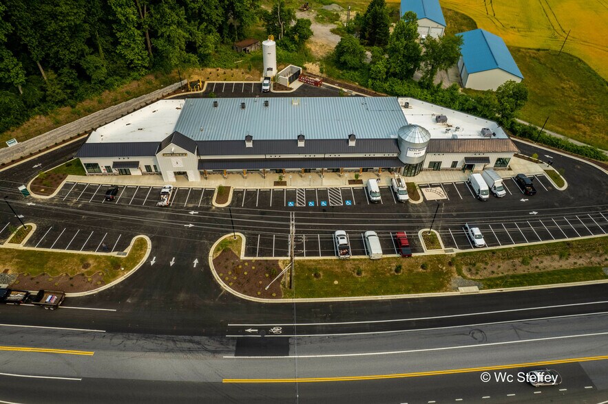 More Photos Of 5078 Solomons Island Rd, Lothian Storefront Retail Office For Lease