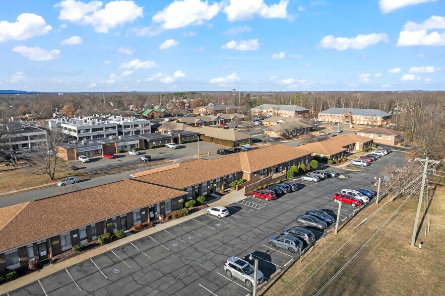 More Photos Of 9380 Forestwood Ln, Manassas Office For Lease