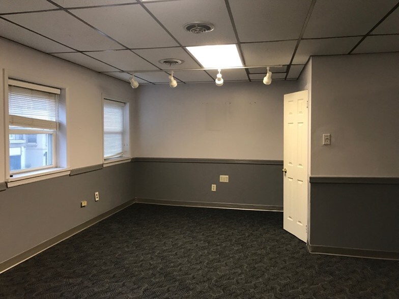 More Photos Of 68-72 Main St, Woodbridge Storefront Retail Residential For Sale