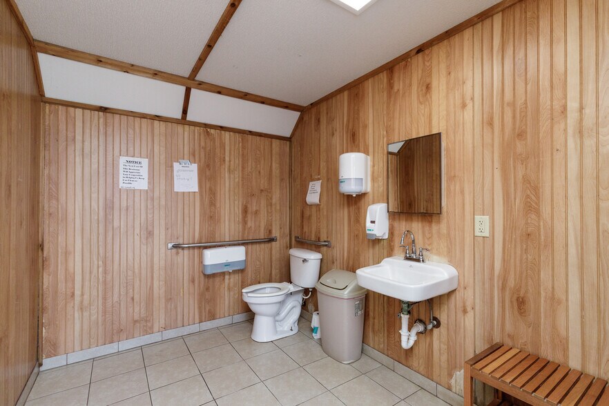 More Photos Of 10736 N Interstate Highway 37, Mathis Specialty For Sale