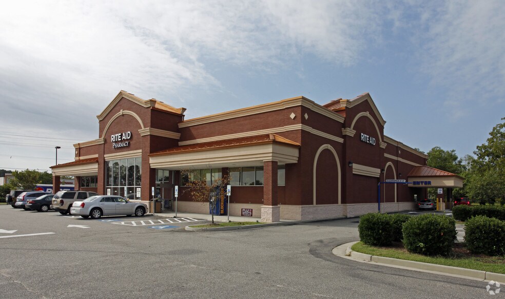 More Photos Of 2460 George Washington Memorial Hwy, Hayes Drugstore For Lease