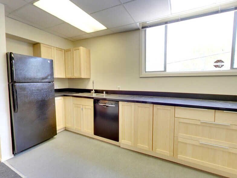 More Photos Of 210-218 Mississippi St, San Francisco Flex For Lease