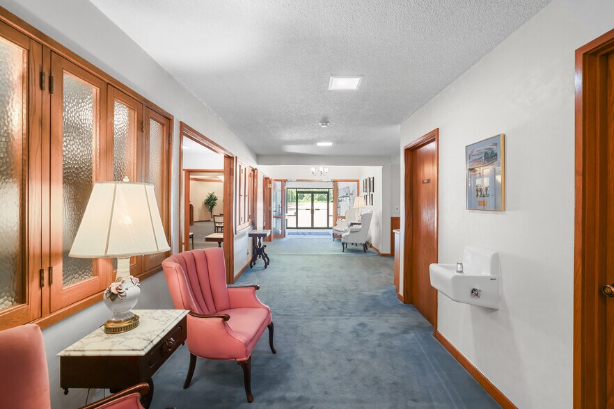 More Photos Of 1801 Commerce Blvd, Mound Funeral Home For Sale