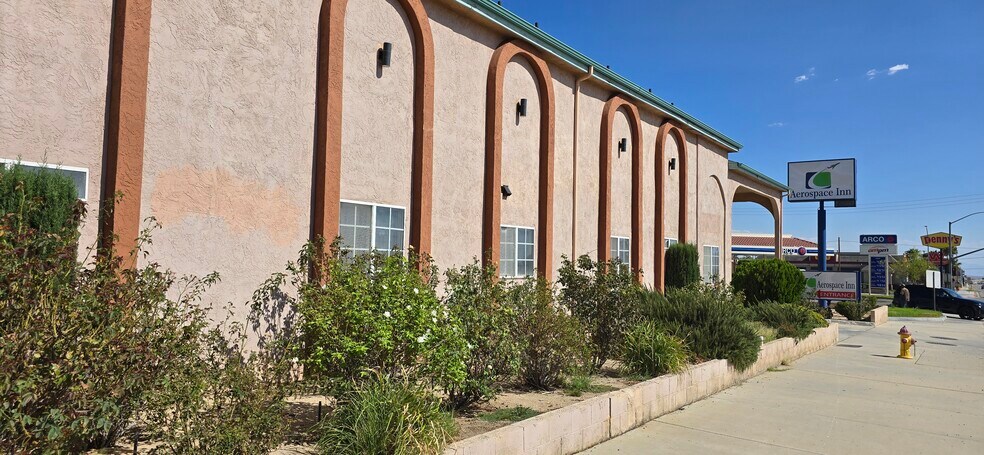 More Photos Of 16352 Sierra Hwy, Mojave Hotel For Sale
