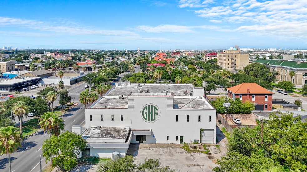 More Photos Of 2222 Broadway St, Galveston Freestanding For Sale