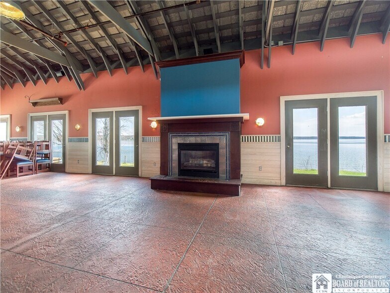 More Photos Of 188 S Erie St, Mayville Restaurant For Lease