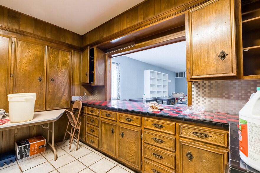 More Photos Of 1809 34th St, Lubbock Religious Facility For Sale