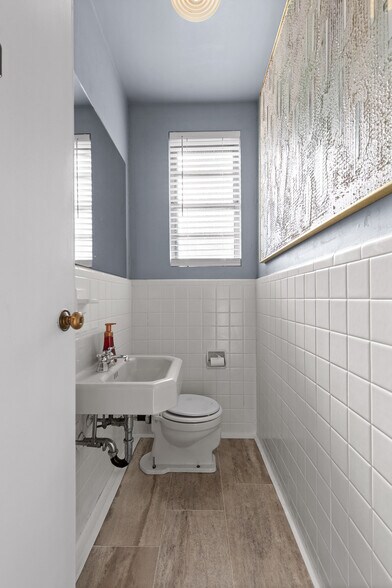 More Photos Of 118 Howard St, Rossville Medical For Sale