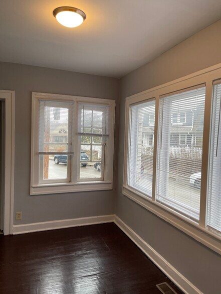 More Photos Of 634 E 37th St, Indianapolis Apartments For Sale