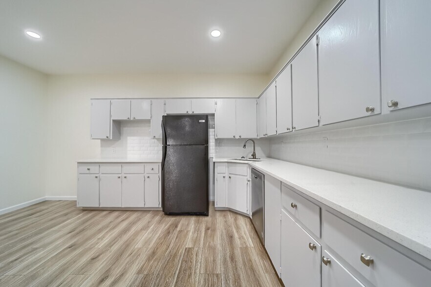 More Photos Of 4507 N Interstate 35, Austin Loft Creative Space For Sale