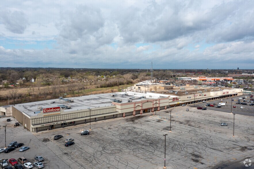 More Photos Of 87-125 E 87th St, Chicago Unknown For Lease