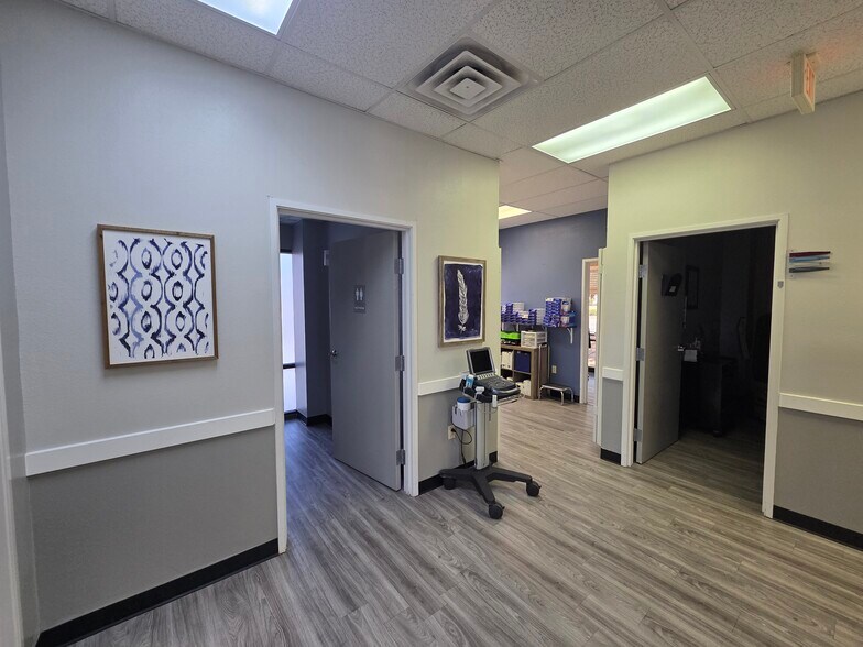 More Photos Of 3600 Rodeo Ln, Santa Fe Medical For Sale