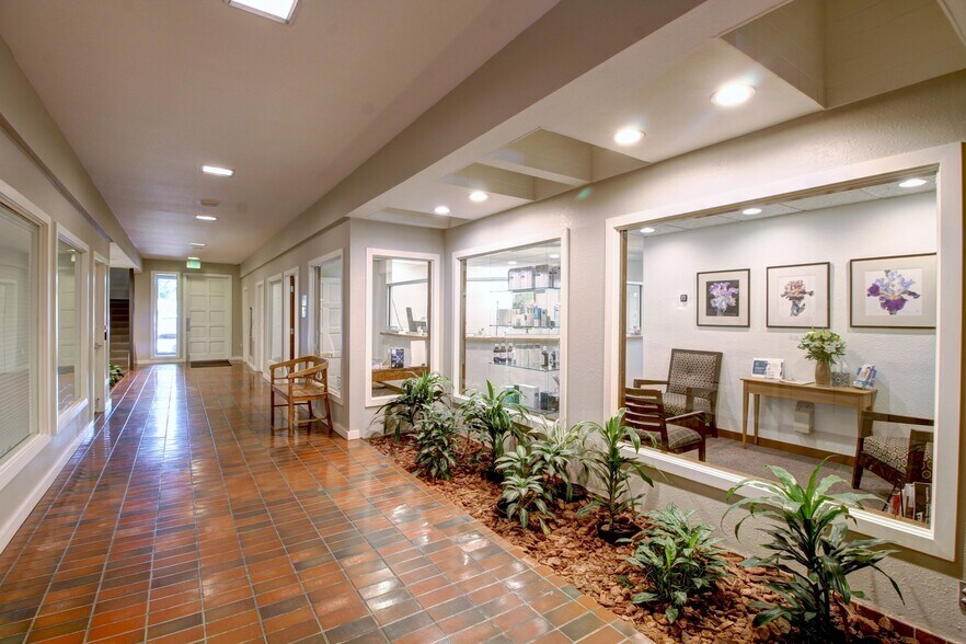 More Photos Of 7490 Clubhouse Rd, Boulder Medical For Sale