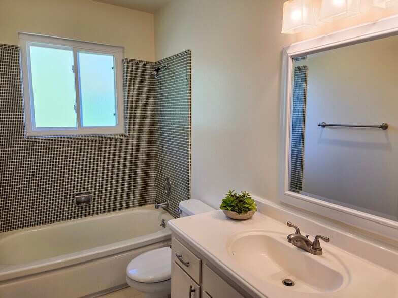 More Photos Of 1562 Sir Francis Drake Blvd, San Anselmo Multifamily For Sale