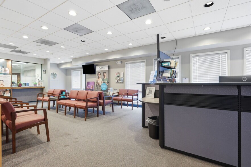 More Photos Of 1568 Woodbourne Rd, Levittown Office For Sale