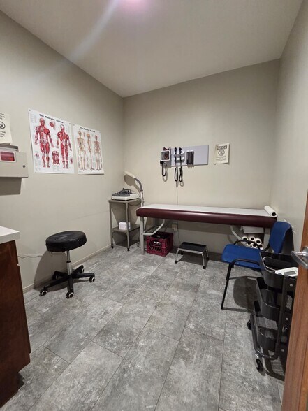 More Photos Of 4219-4221 S Alameda St, Los Angeles Office For Lease