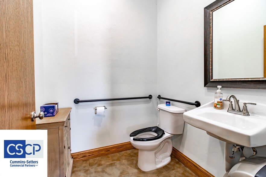 More Photos Of 3335 US-81 Hwy, Duncan Self Storage For Sale