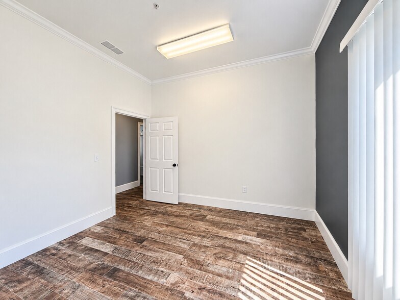 More Photos Of 501 S Main St, Alpharetta Medical For Lease