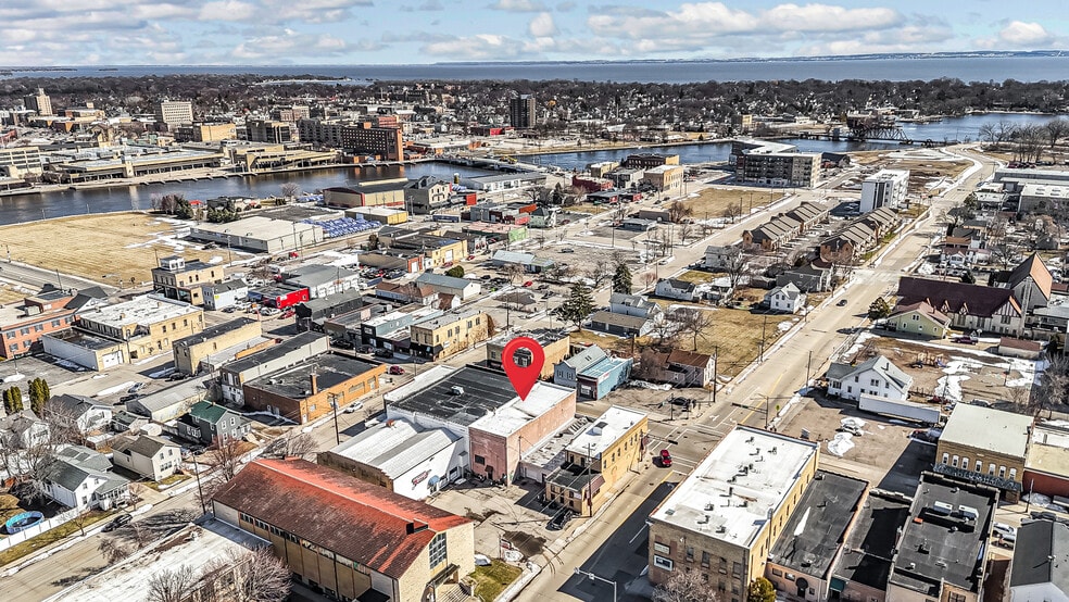 More Photos Of 811 Oregon St, Oshkosh Restaurant For Sale