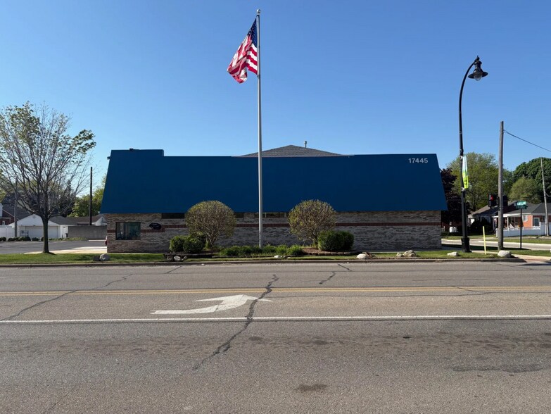 More Photos Of 17445 Ecorse Rd, Allen Park Office For Sale