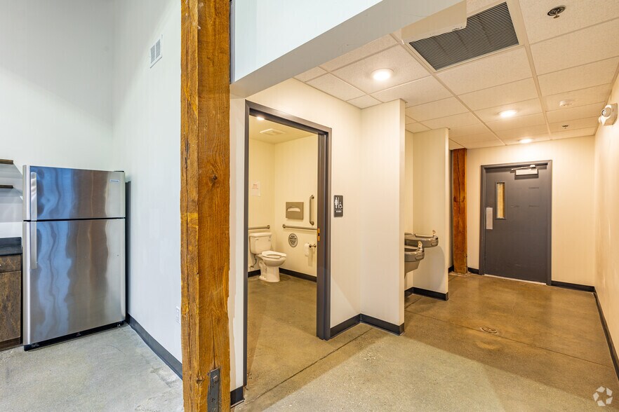 More Photos Of 2601 Maury St, Richmond Unknown For Lease